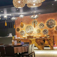Hollander's inside