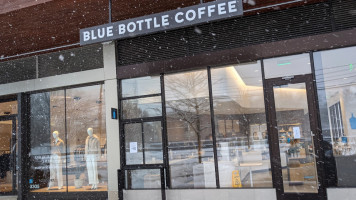 Blue Bottle Coffee outside