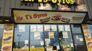 Mr T's Gyros outside