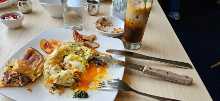 Manoli's food