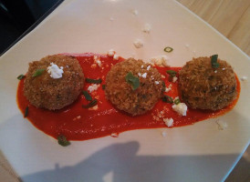 Manoli's food