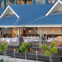 Tides at Airlie Beach outside