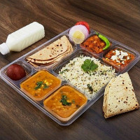 Vestation Urban Organic Kitchen food