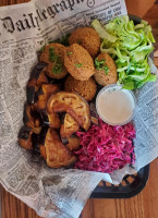 Shawarmin Grill food