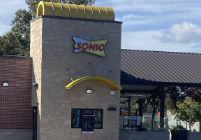 Sonic Drive-in outside