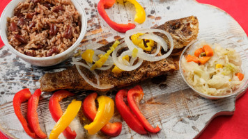 Twisted Eatz Llc food