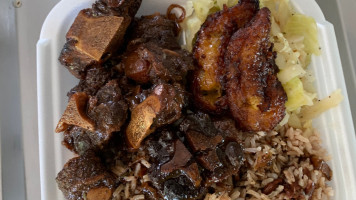 Twisted Eatz Llc food