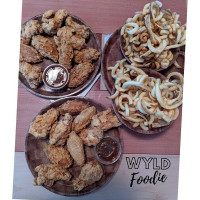 Hooters food