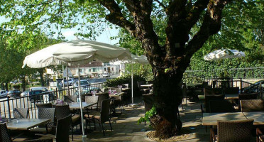 Cafe Fes outside