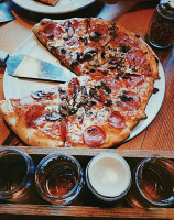 Zeeks Pizza Kirkland food