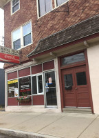 Royal Pizza outside