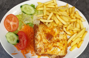 Charlie's On Prior food