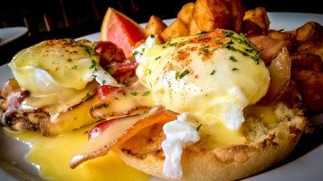 Bowen Island Pub food