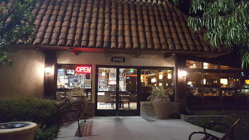 Yaghi's New York Pizzeria outside