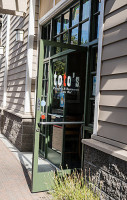 Toto's Pizzeria outside