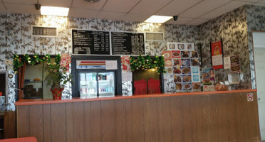 Eastown Cereal Cafe outside