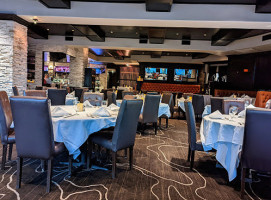 Larsen's Steakhouse Encino inside