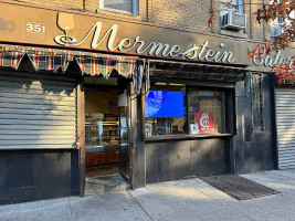 Cafe 222 outside