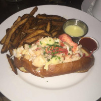 Thames Street Oyster House food