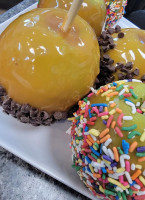 J's Sweet Treats And Wedding Cakes food
