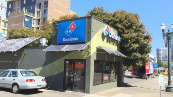 Domino's Pizza outside