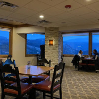 Traverse Restaurant Bar inside