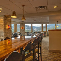 Traverse Restaurant Bar inside