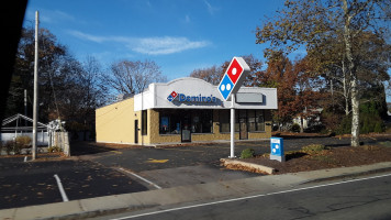 Domino's Pizza outside