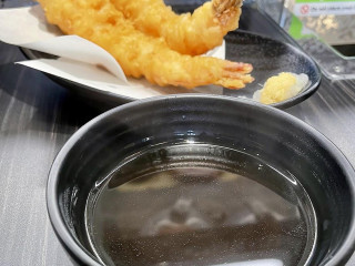 Kura Revolving Sushi