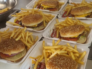 Robbie's Paradise Burgers